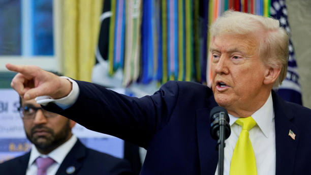 AA1OzSLM Trump Admite Ação Secreta da CIA na Venezuela e Cogita Ataques Terrestres