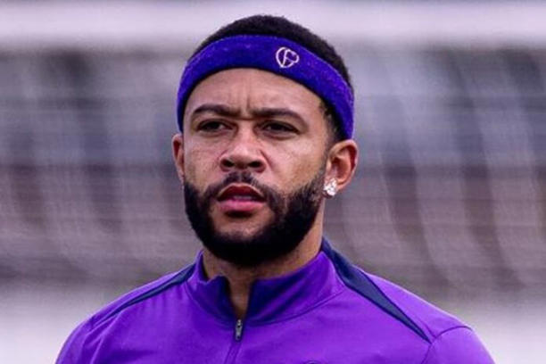 Liverpool entra na briga e mira Memphis Depay do Corinthians, aponta site internacional